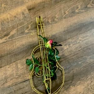 Little gold guitar to hang on your wall